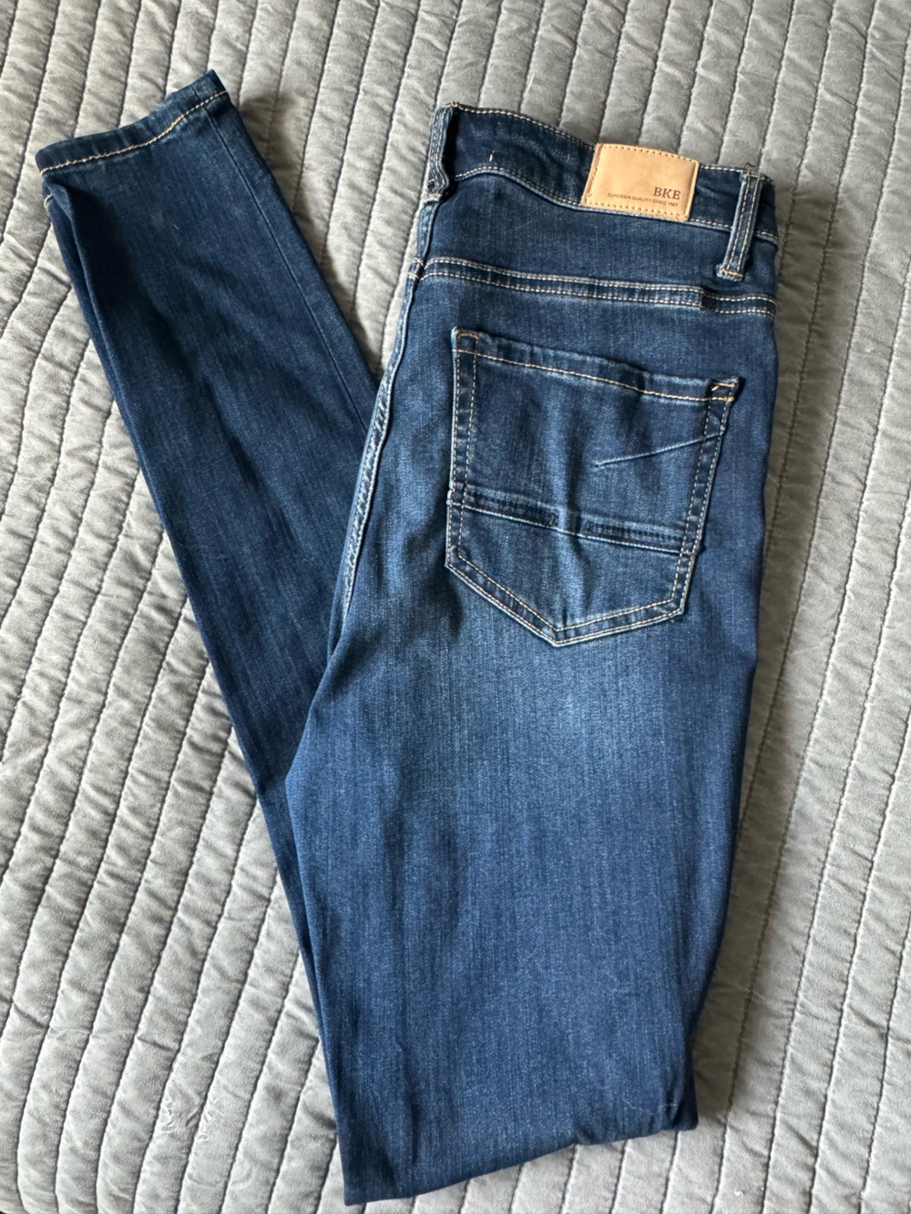 BKE Women's Skinny Jeans in Medium Dark Blue Wash